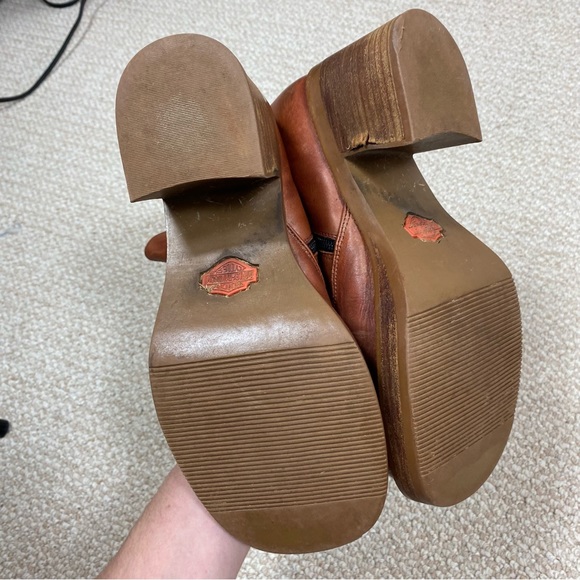 Harley Davidson Vintage 90s Tan Chunky Heeled Boots - Picture 6 of 9